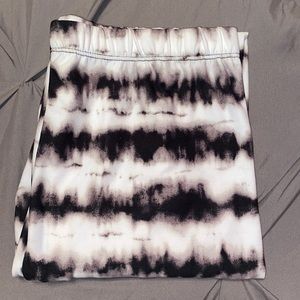 B&W Pattern Leggings